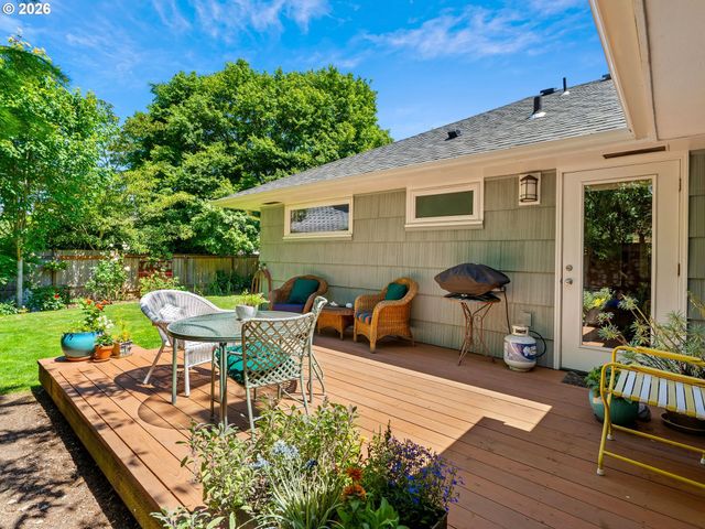 3145 N WATTS St, Portland, OR 97217