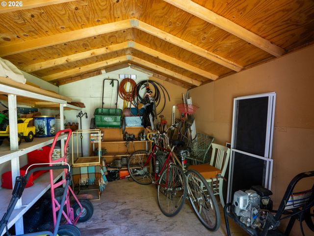 3145 N WATTS St, Portland, OR 97217