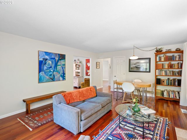3145 N WATTS St, Portland, OR 97217