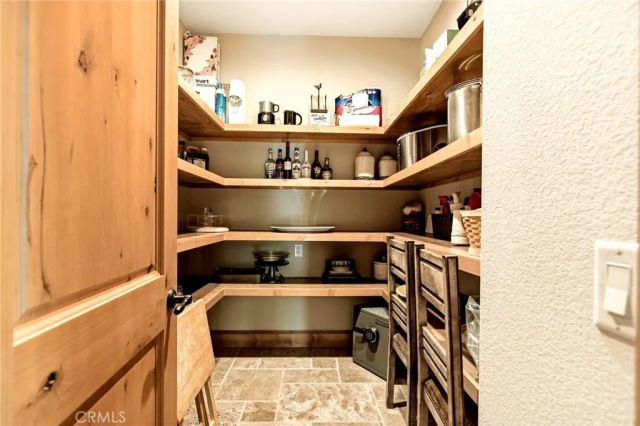 865 Marin, Lake Arrowhead, CA 92352