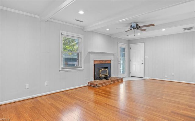390 Phyllis CT, Virginia Beach, VA 23452
