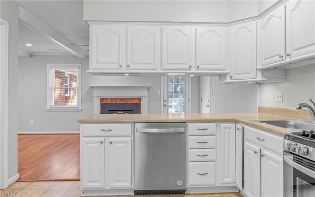 390 Phyllis CT, Virginia Beach, VA 23452