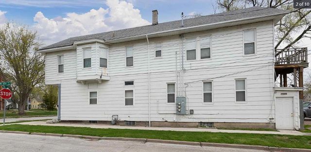 2047 W 6th Street, Davenport, IA 52802
