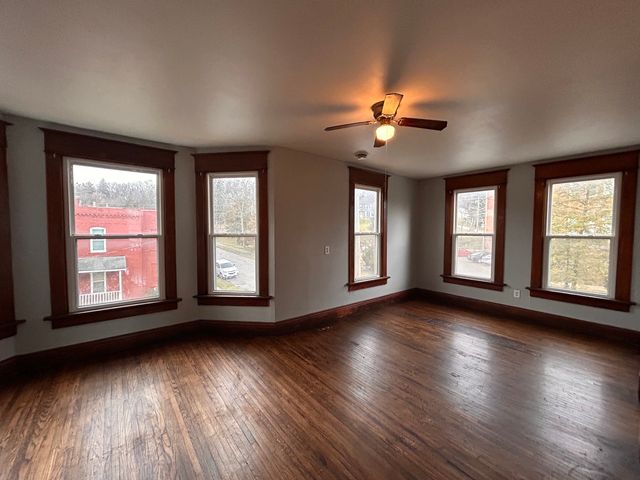 2047 W 6th Street, Davenport, IA 52802