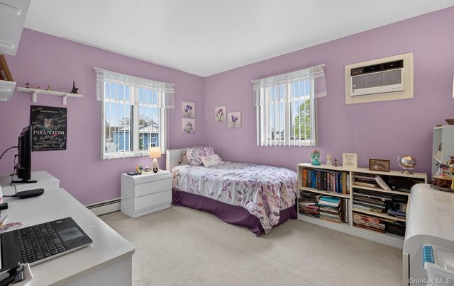 92 Nimbus Road, Holbrook, NY 11741