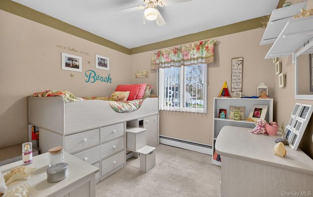 92 Nimbus Road, Holbrook, NY 11741