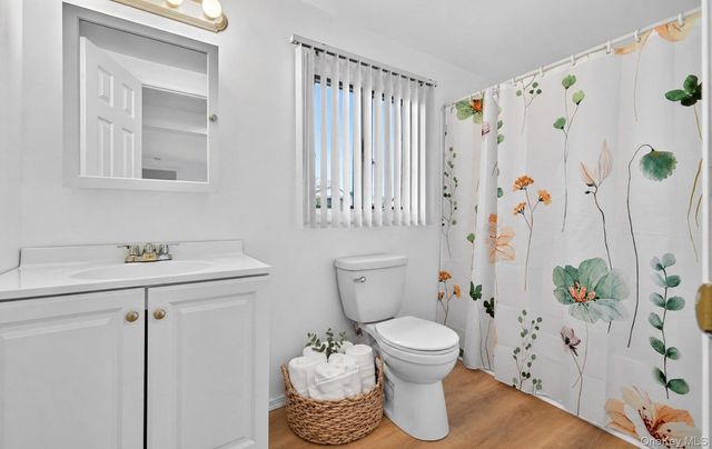 92 Nimbus Road, Holbrook, NY 11741