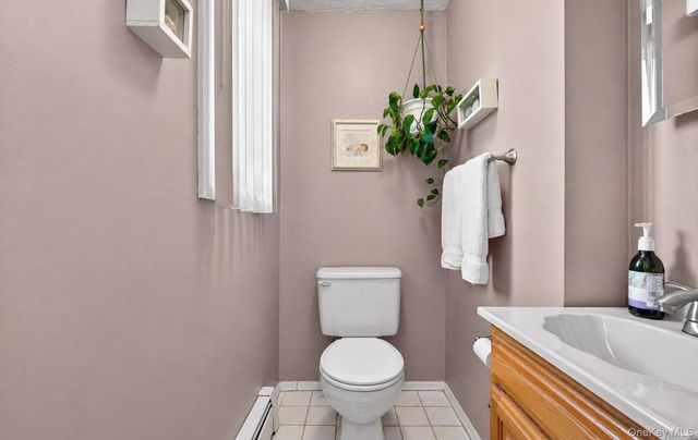 92 Nimbus Road, Holbrook, NY 11741