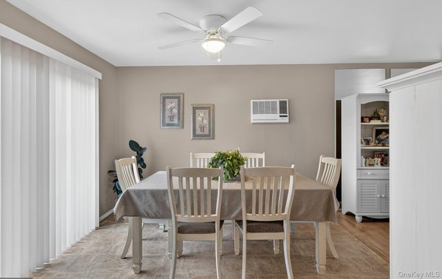 92 Nimbus Road, Holbrook, NY 11741