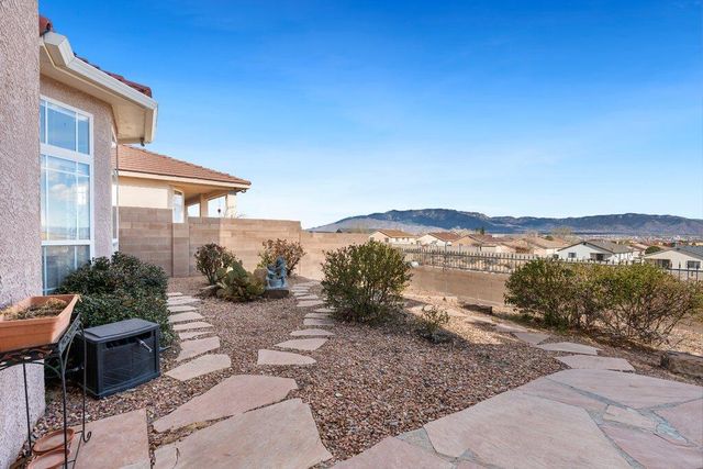 10432 Chandler Drive NW, Albuquerque, NM 87114