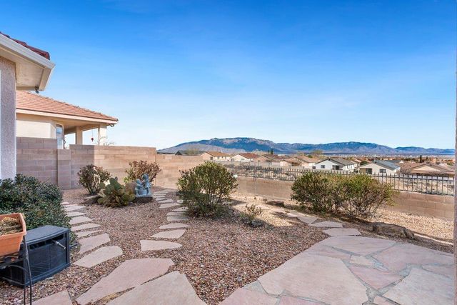 10432 Chandler Drive NW, Albuquerque, NM 87114