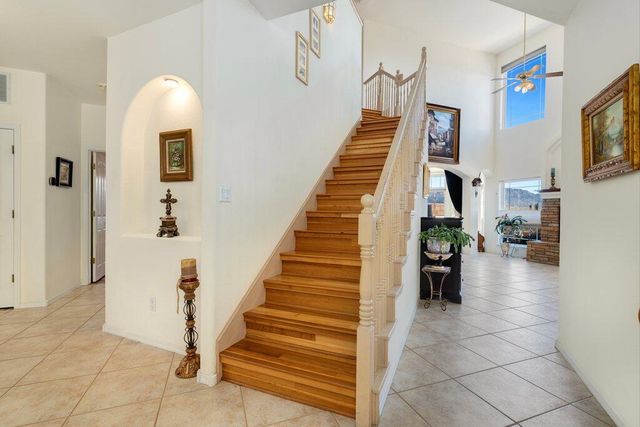 10432 Chandler Drive NW, Albuquerque, NM 87114