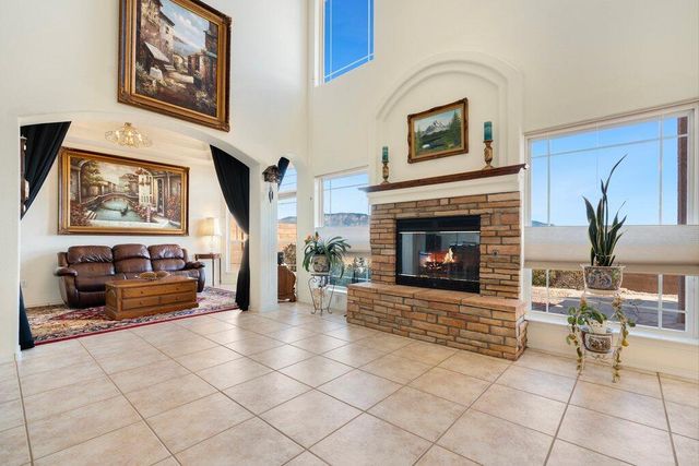 10432 Chandler Drive NW, Albuquerque, NM 87114