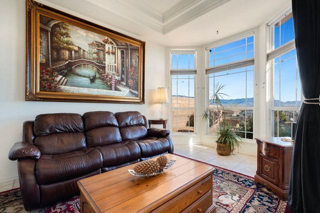 10432 Chandler Drive NW, Albuquerque, NM 87114