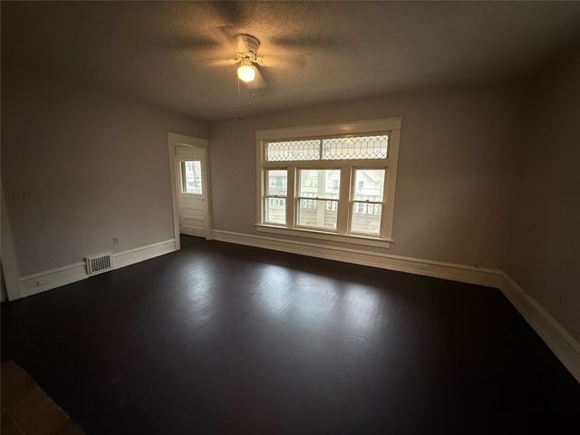 1146 W 5TH Street, Erie, PA 16502