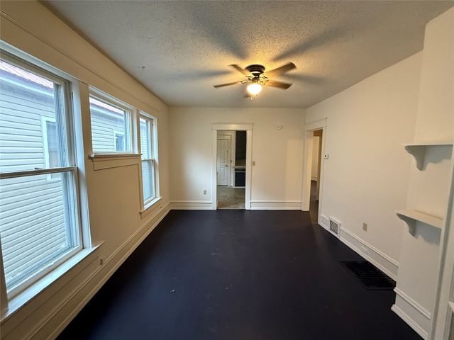 1146 W 5TH Street, Erie, PA 16502