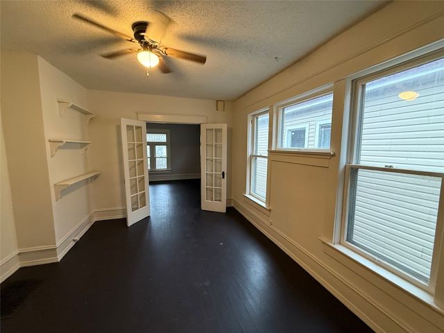 1146 W 5TH Street, Erie, PA 16502