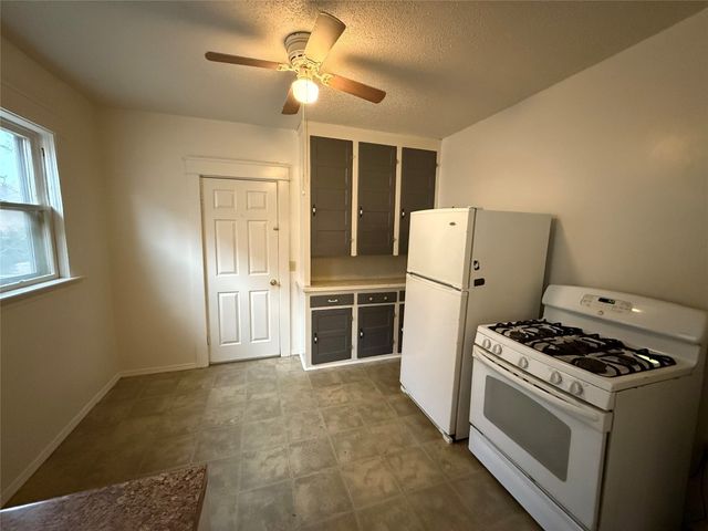 1146 W 5TH Street, Erie, PA 16502