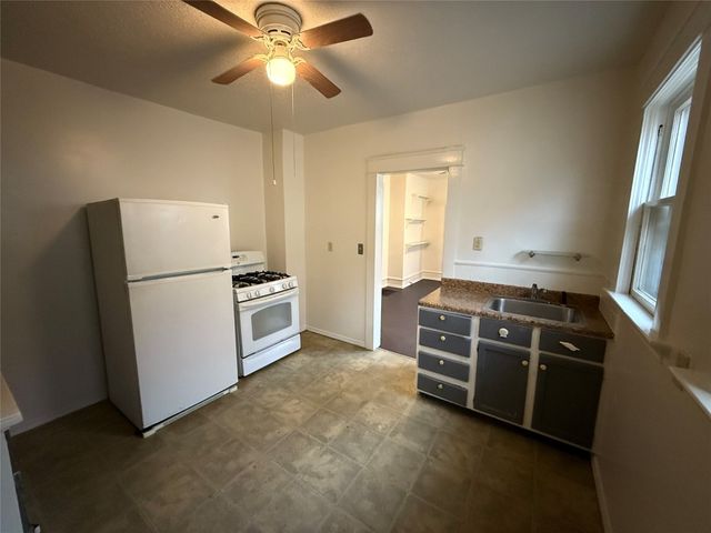 1146 W 5TH Street, Erie, PA 16502