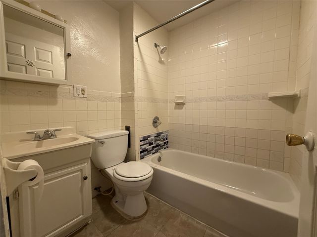 1146 W 5TH Street, Erie, PA 16502