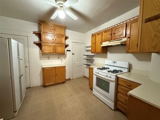 1146 W 5TH Street, Erie, PA 16502