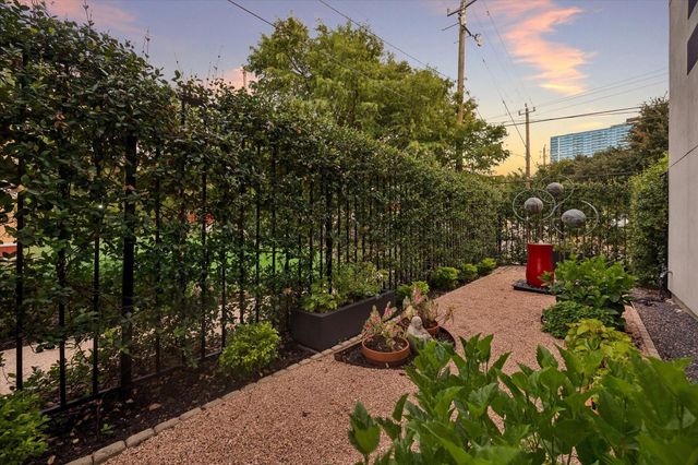 2608 Montrose Boulevard, Houston, TX 77006