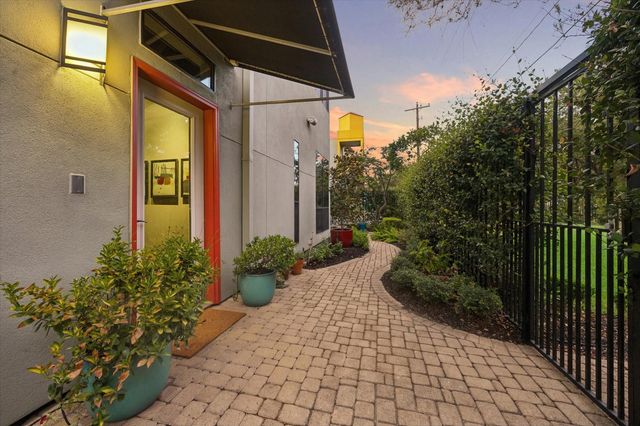 2608 Montrose Boulevard, Houston, TX 77006