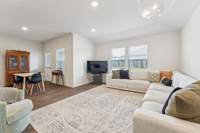 821 Bahia PL, Seguin, TX 78155