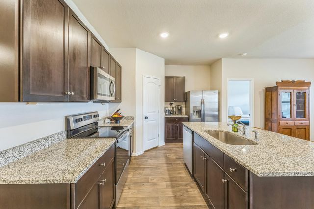 821 Bahia PL, Seguin, TX 78155