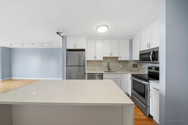 401 E ONTARIO Street 2403, Chicago, IL 60611