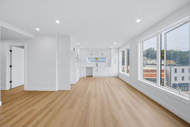 4164 Washington St 2, Boston, MA 02131