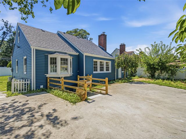 1009 Centennial Avenue, Baldwin, NY 11510