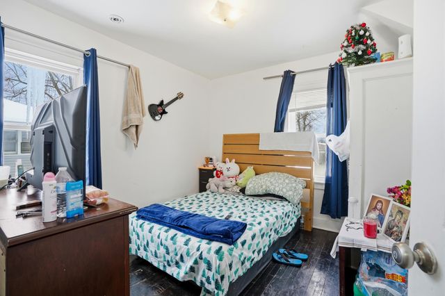 18 Edna Avenue, Pontiac, MI 48341