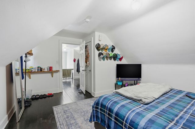 18 Edna Avenue, Pontiac, MI 48341