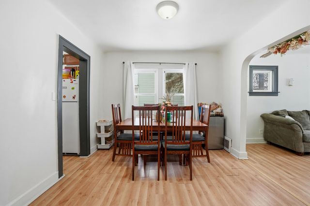 18 Edna Avenue, Pontiac, MI 48341