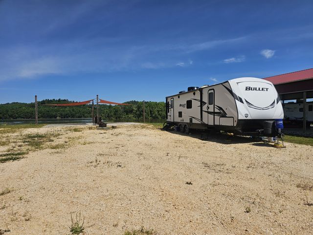 2607 Hardin Bottom River Rd, Clifton, TN 38425