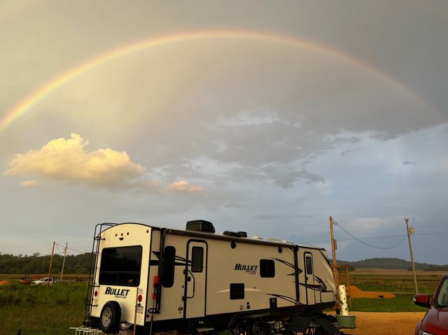 2607 Hardin Bottom River Rd, Clifton, TN 38425