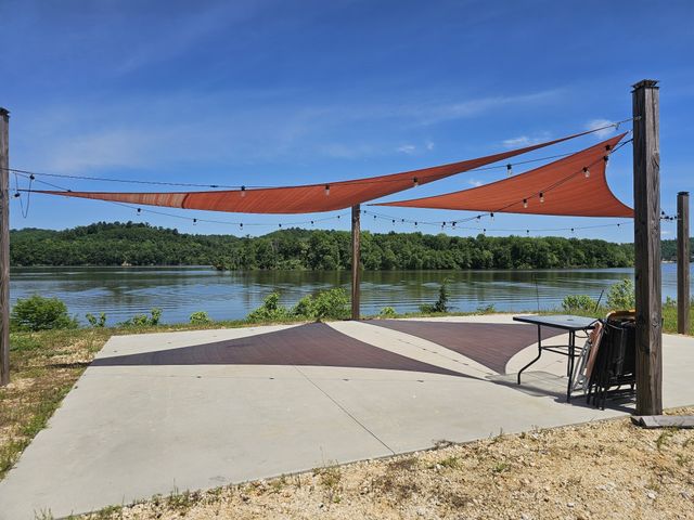 2607 Hardin Bottom River Rd, Clifton, TN 38425