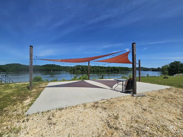 2607 Hardin Bottom River Rd, Clifton, TN 38425