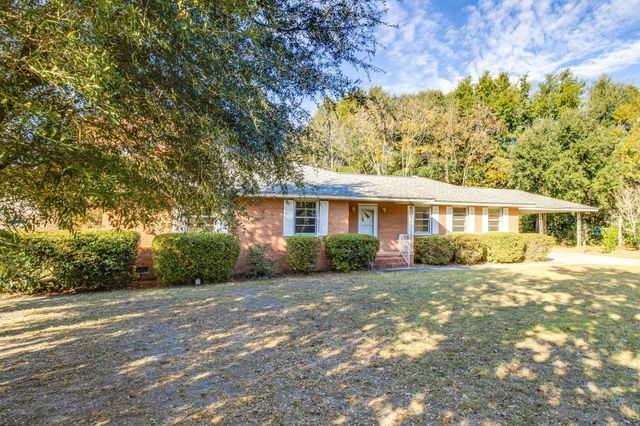 2 Pickens Court, Sumter, SC 29150