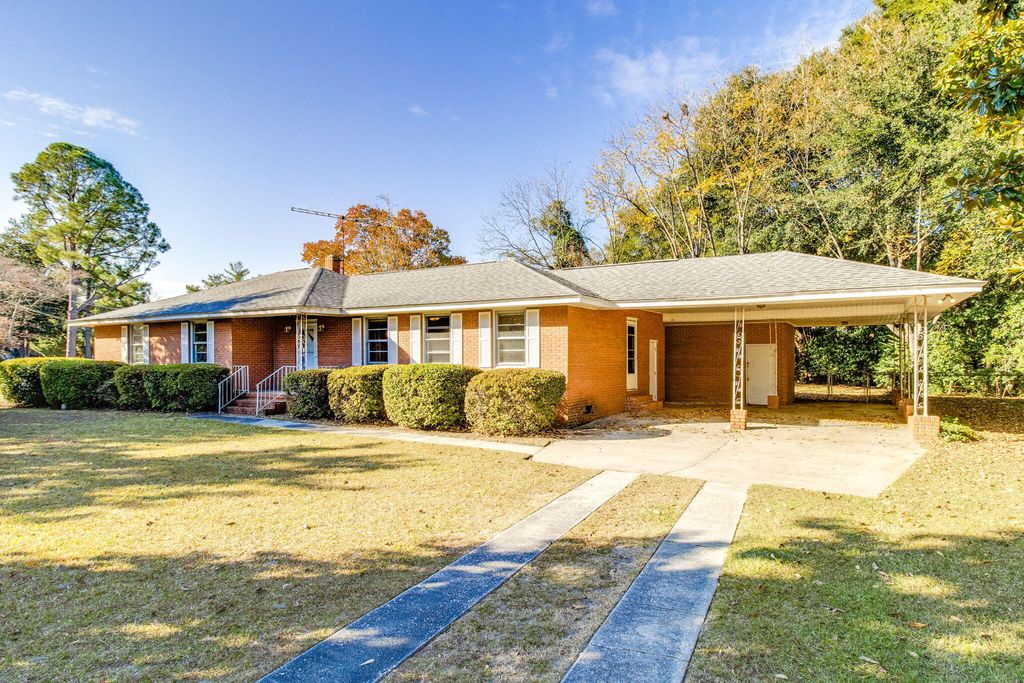 2 Pickens Court, Sumter, SC 29150