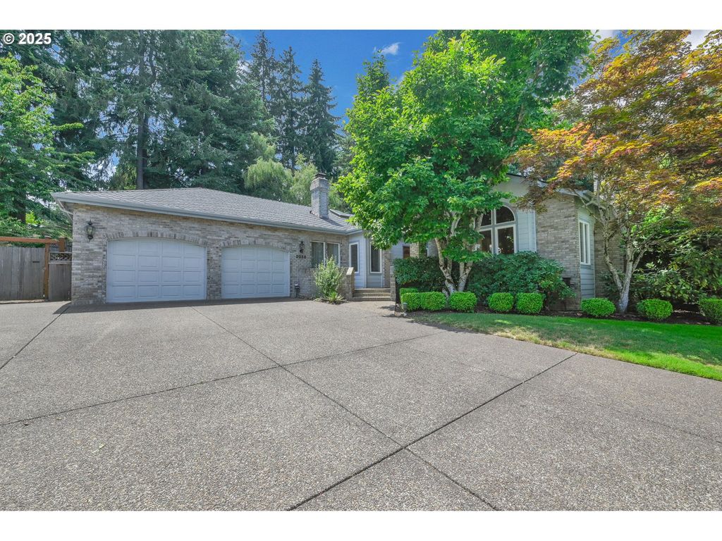 2038 MORNING VIEW Dr, Eugene, OR 97405