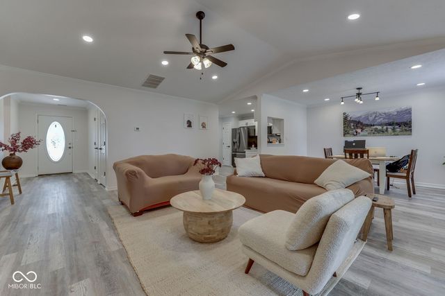 10702 Ashview Drive, Fishers, IN 46038