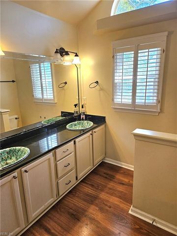 327 Esplanade PL, Chesapeake, VA 23320