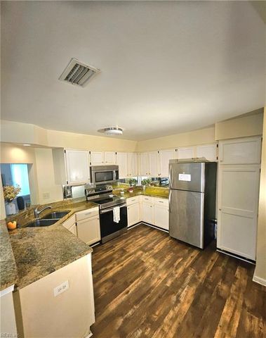 327 Esplanade PL, Chesapeake, VA 23320