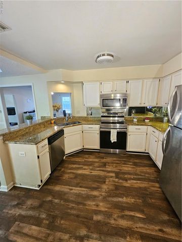 327 Esplanade PL, Chesapeake, VA 23320