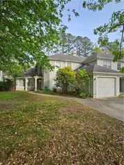 327 Esplanade PL, Chesapeake, VA 23320