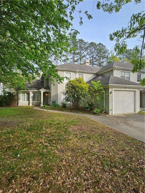 327 Esplanade PL, Chesapeake, VA 23320