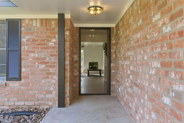 88 Rolling Hills Drive, Conroe, TX 77304