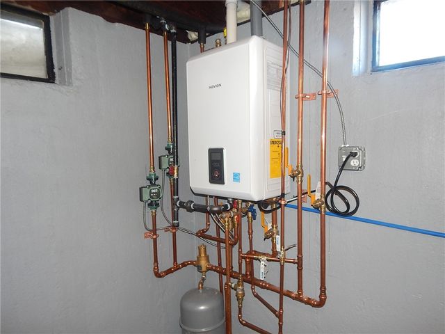 84 Farrell Street, Pawtucket, RI 02861